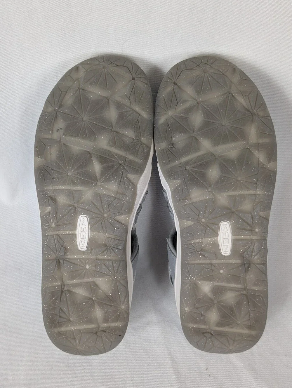 KEEN SILVER MOXIE SANDALS